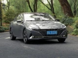 Hyundai Elantra 15