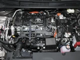Toyota Corolla гибрид 6