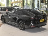Toyota Crown седан 18