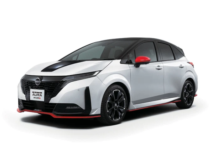 Nissan Aura