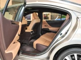 Lexus ES 7