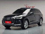 Audi Q7 4