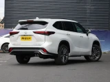 Toyota Crown Kluger 9