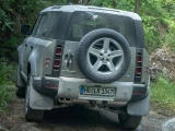 Land Rover Defender 6