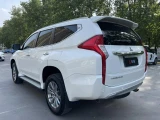 Mitsubishi Pajero Sport 1