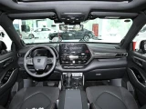 Toyota Crown Kluger 8
