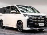 Toyota Noah 6