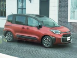 Toyota Sienta 7
